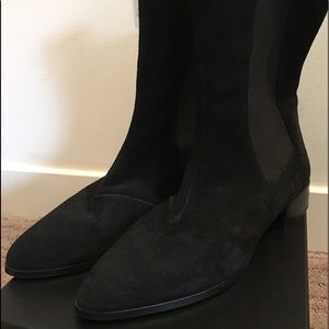 BNWB gorgeous Andre Assous  Pelle Chelsea Boots!!